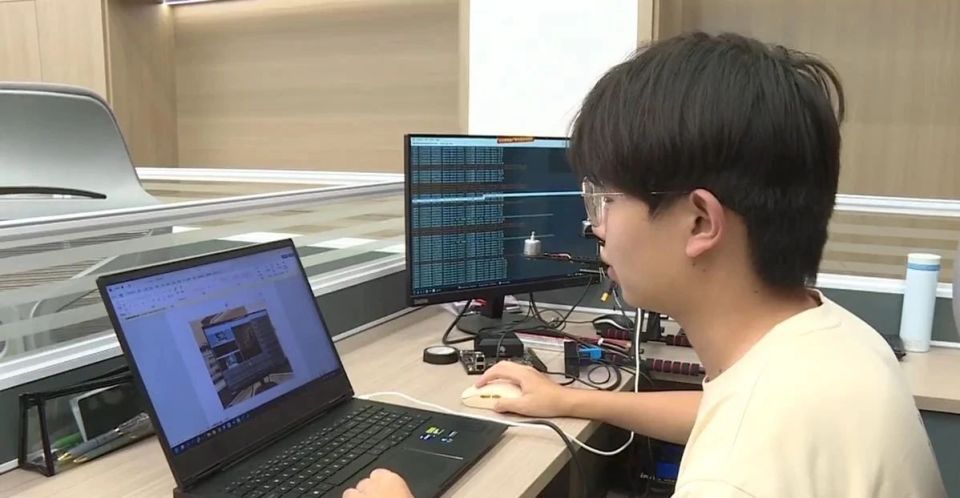 “智慧之眼”賦能無人機自主飛行，人工智能軟件如何助推低空物流產業化